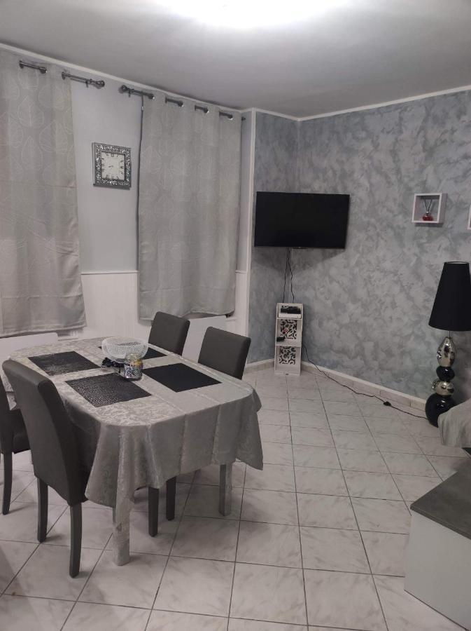 Hyper Centre Apartment